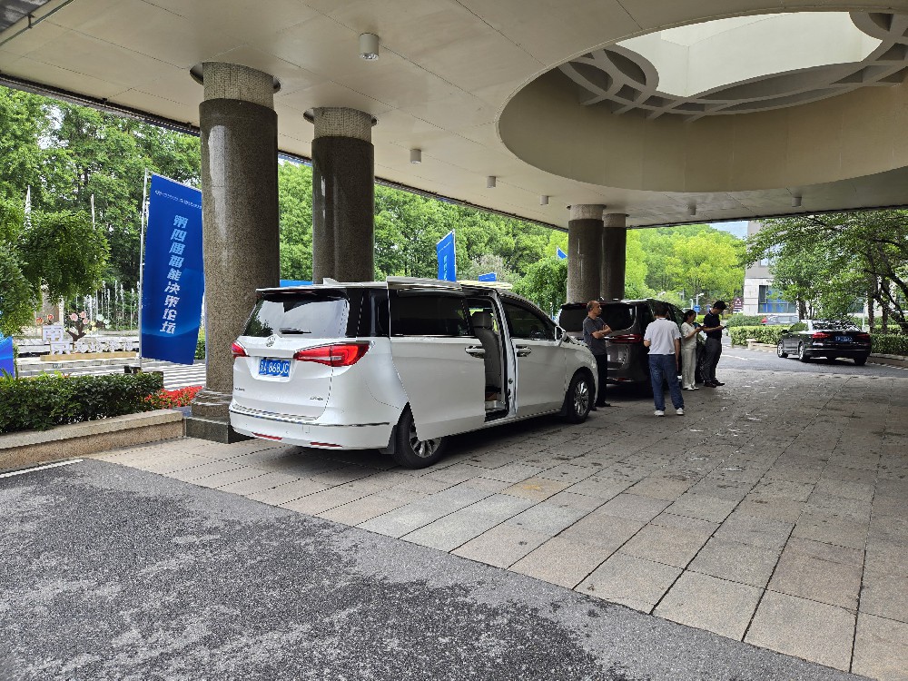 南京天脈車隊(duì)：暑期出行高峰中的隱形護(hù)航者